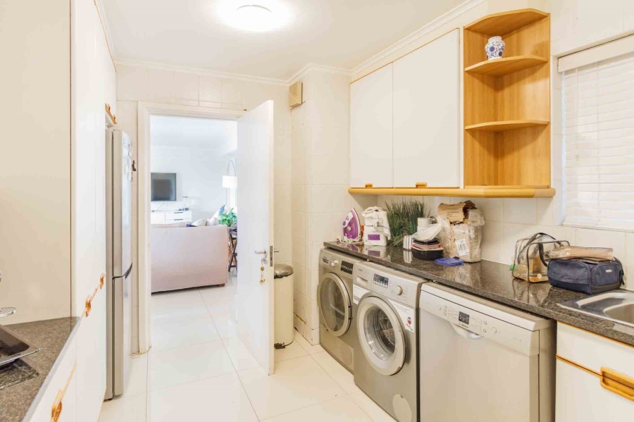 2 Bedroom Property for Sale in Sea Point Western Cape